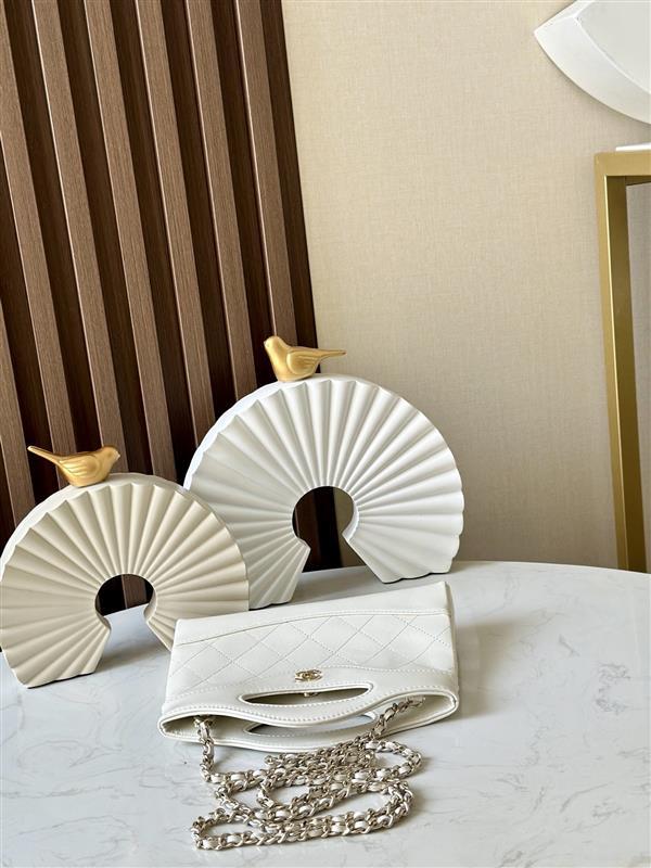 2026131221457841 570